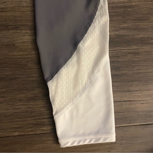 Athlete Gray to White Leggings Capri Length Size Small - Picture 6 of 11